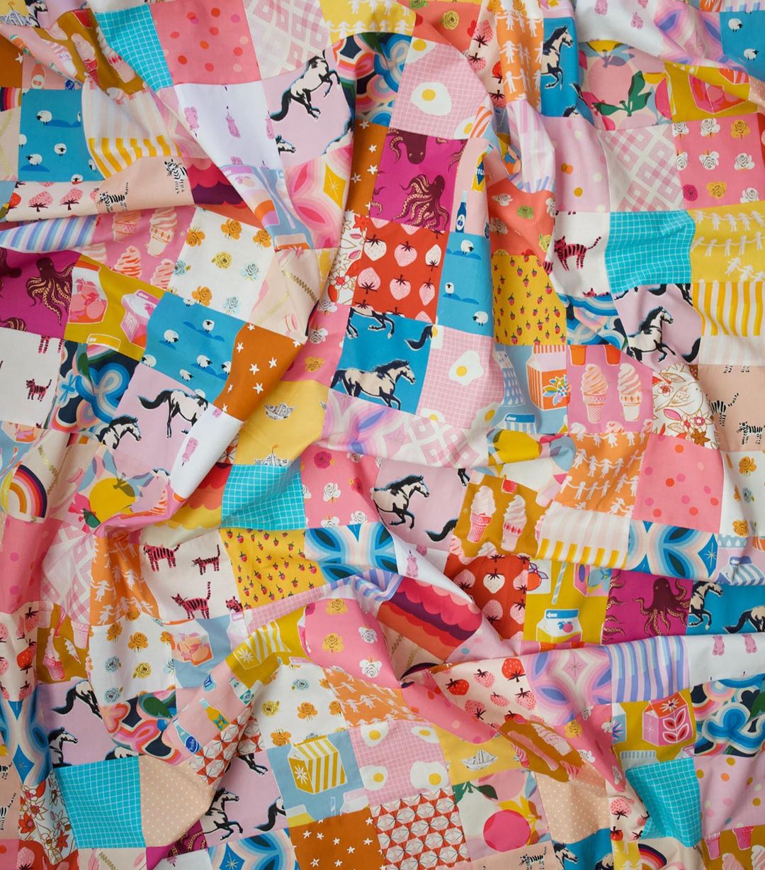 I finished piecing this quilt top!