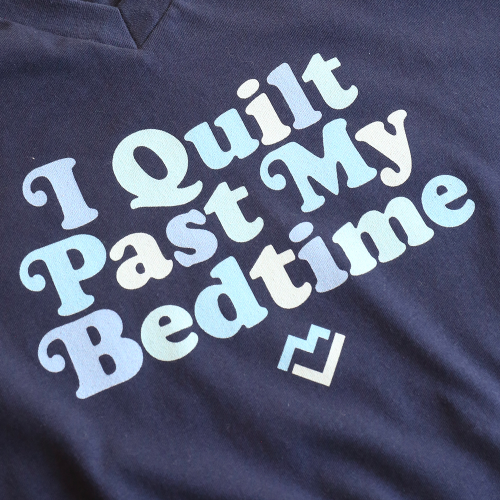 I Quilt Past My Bedtime - T-Shirt (Navy)