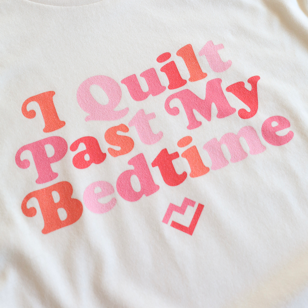 I Quilt Past My Bedtime - T-Shirt (Cream)
