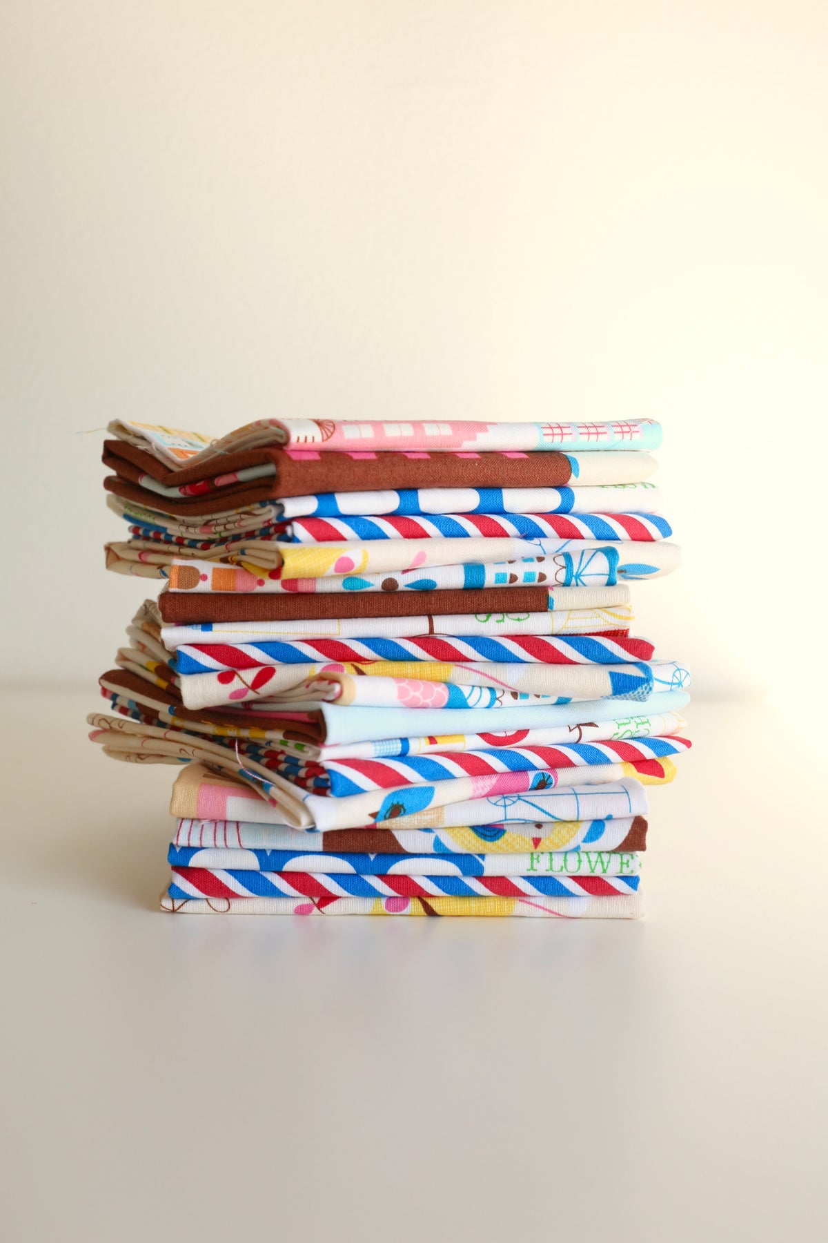 Scrappy Suzy Ultman (Warm Colorway) - 5 Fat Quarter Bundle