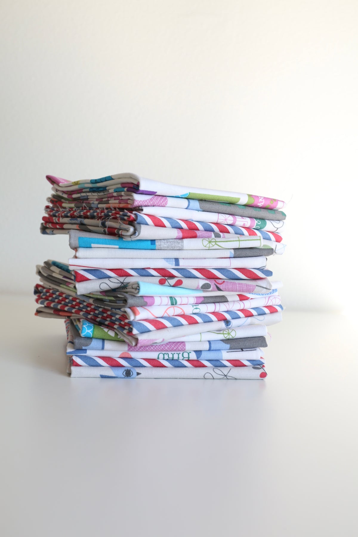 Scrappy Suzy Ultman (Cool Colorway) - 5 Fat Quarter Bundle