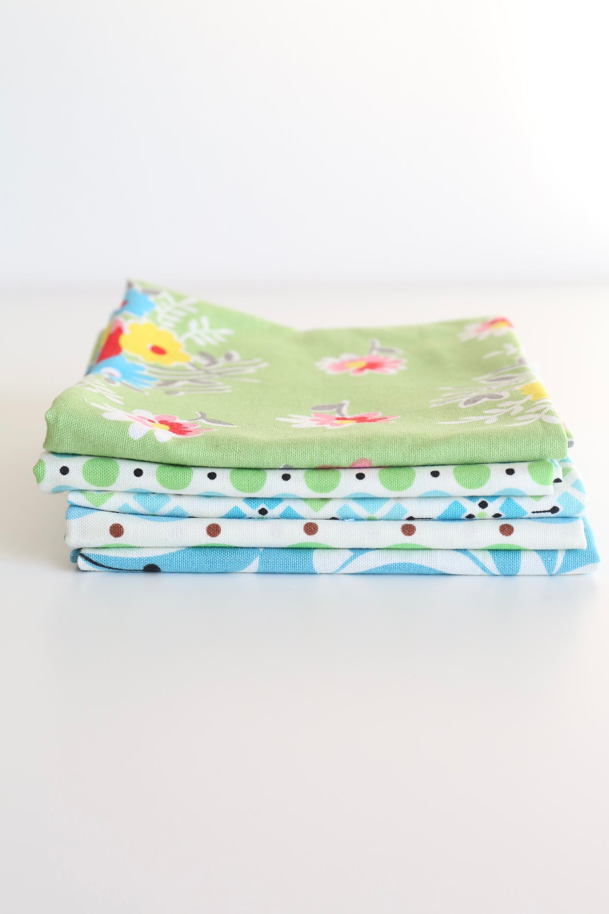 Scrappy Denise Schmidt - 5 Fat Quarter Bundle