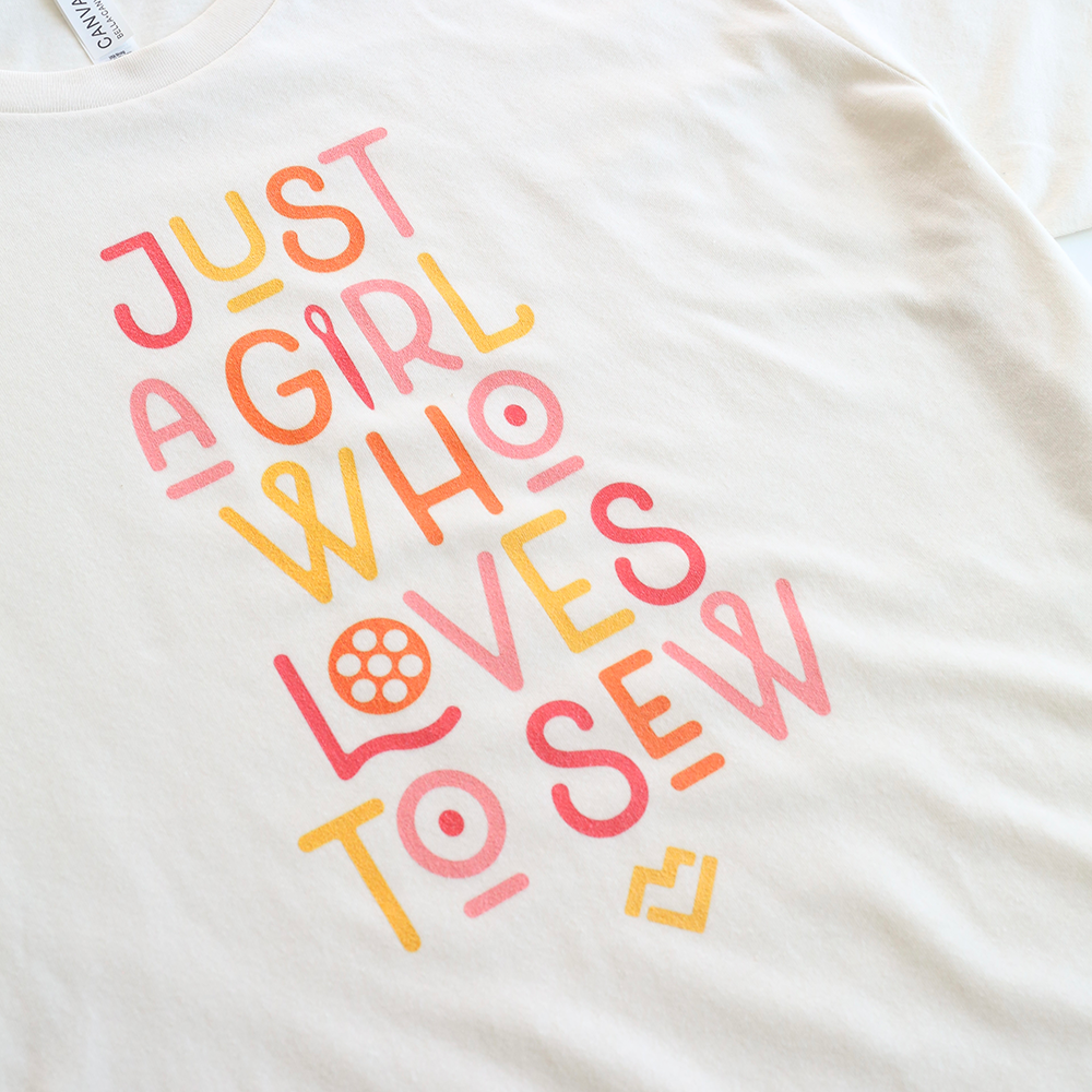 Just a Girl Who Loves to Sew - T-shirt (Cream)
