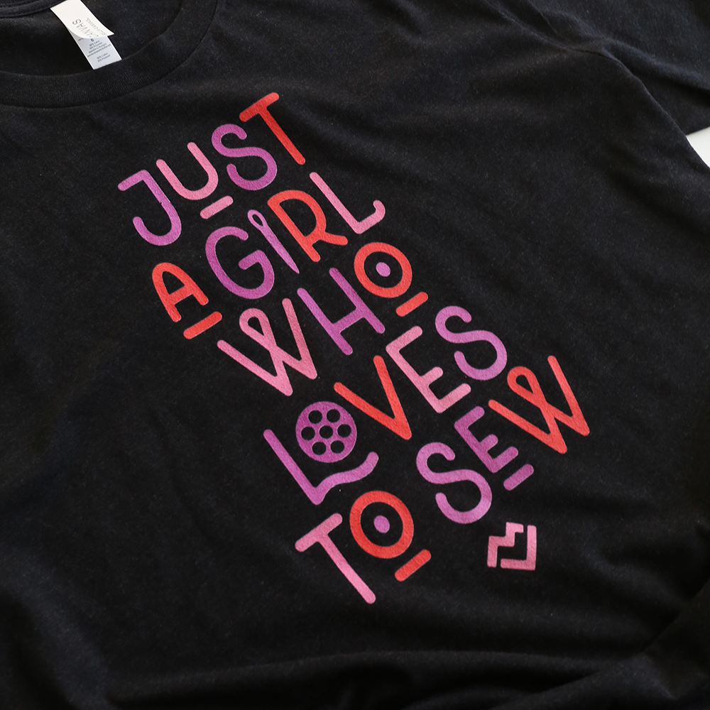 Just a Girl Who Loves to Sew - V-neck T-shirt (Black)