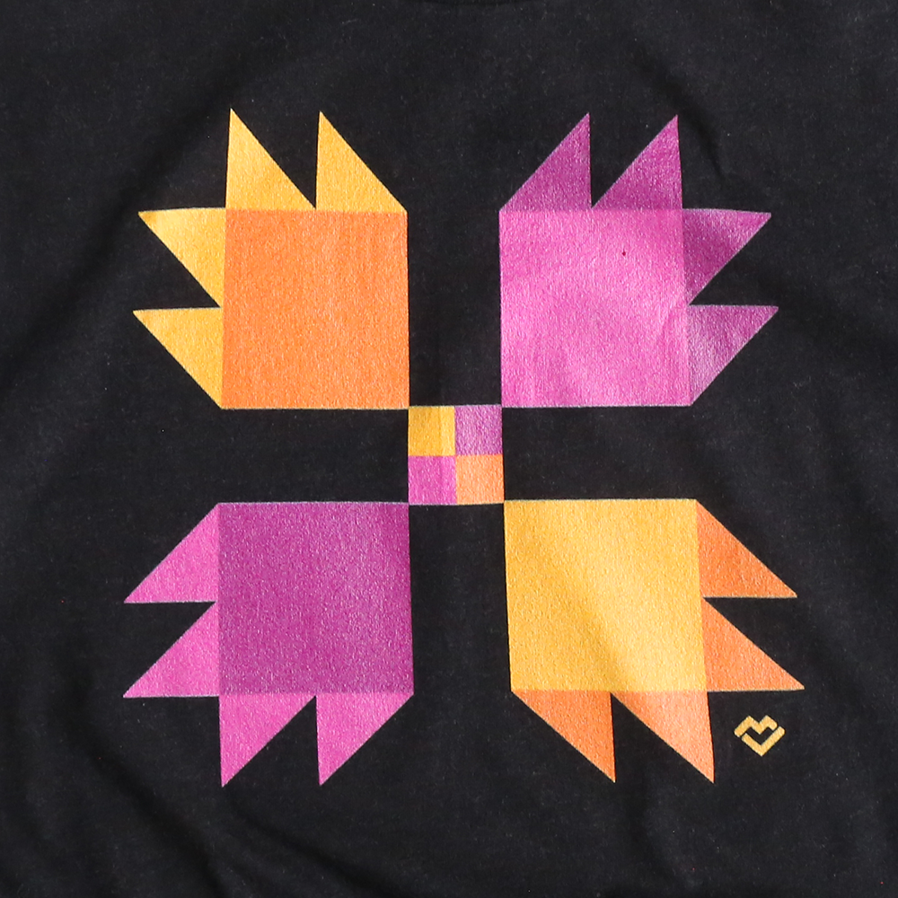 Bear Paw - V-neck T-shirt (Black)