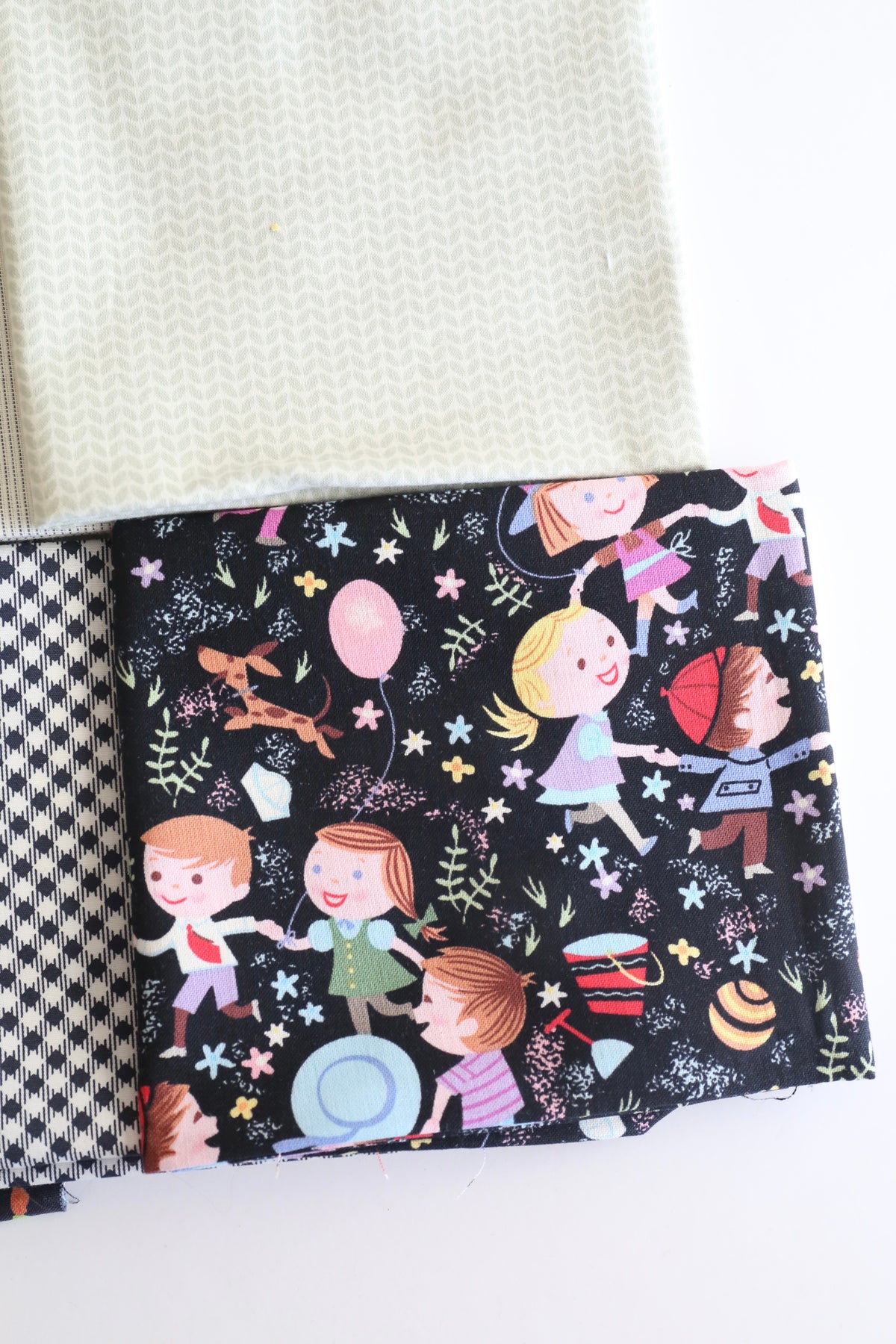 Scrappy Mystery (Black & Gray) - 6 Fat Quarter Bundle