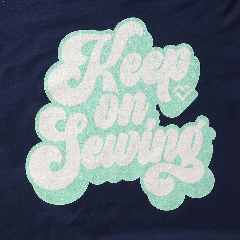 Keep on Sewing - T-shirt (Navy)