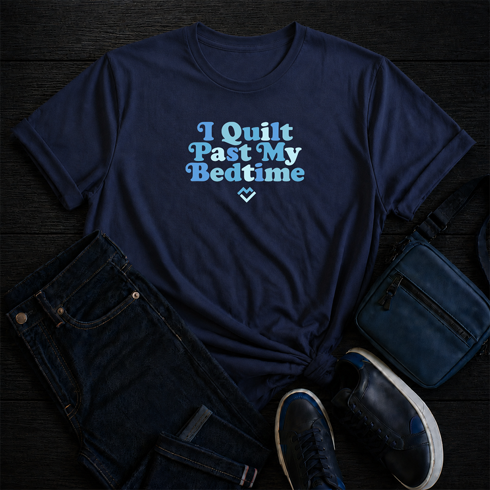 I Quilt Past My Bedtime - T-Shirt (Navy)