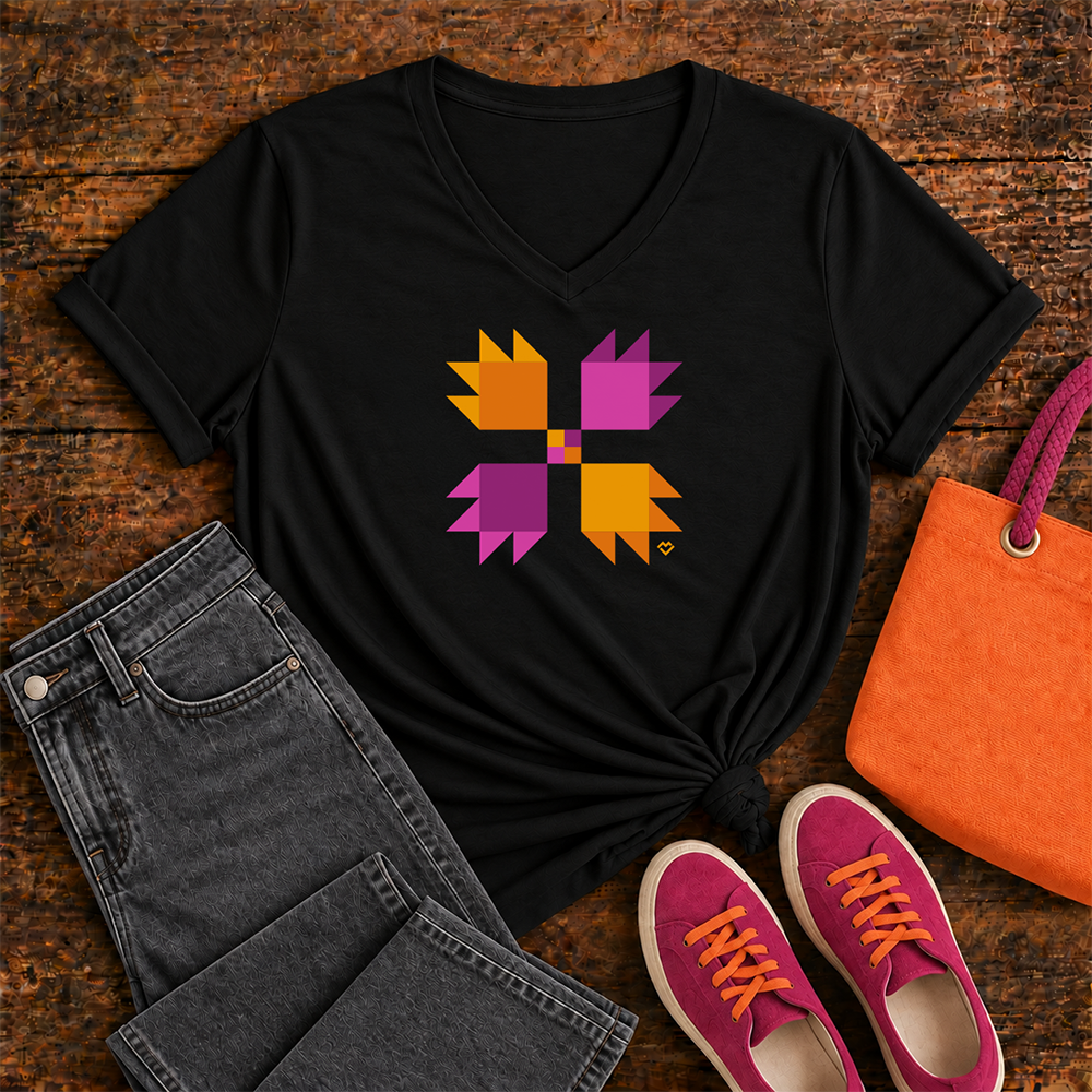 Bear Paw - V-neck T-shirt (Black)