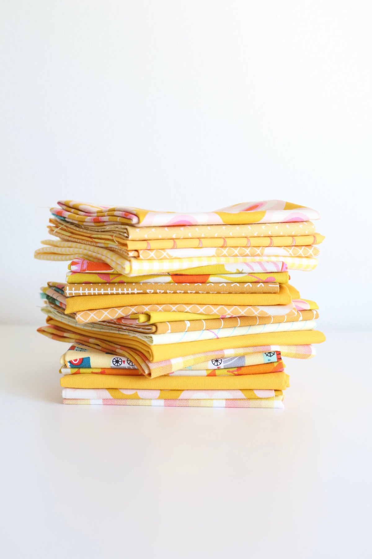 Scrappy Mystery (Yellow) - 5 Fat Quarter Bundle
