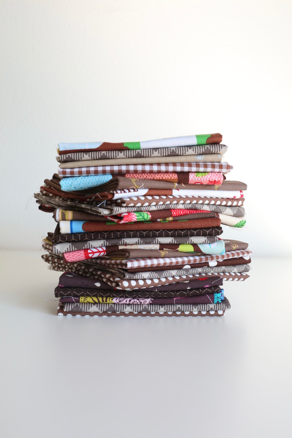Scrappy Mystery (Brown) - 5 Fat Quarter Bundle