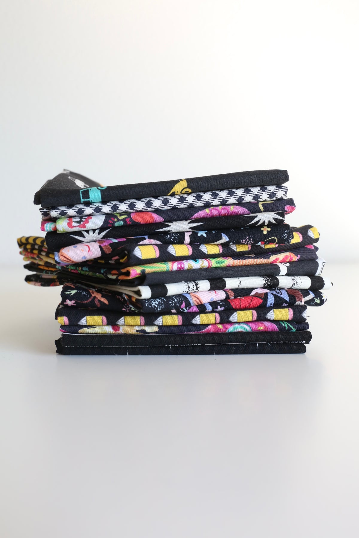 Scrappy Mystery (Black) - 5 Fat Quarter Bundle