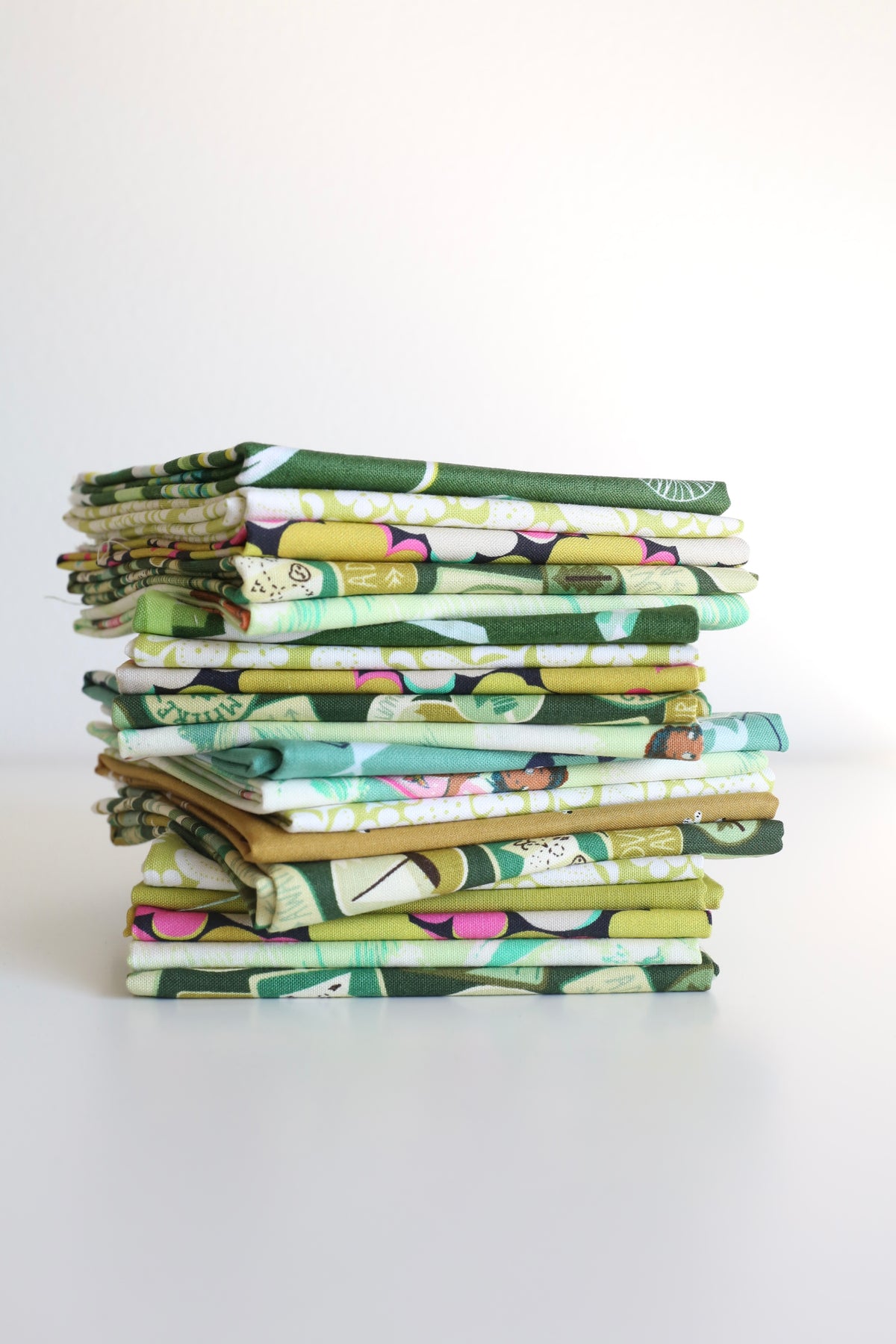 Scrappy Mystery (Green) - 5 Fat Quarter Bundle