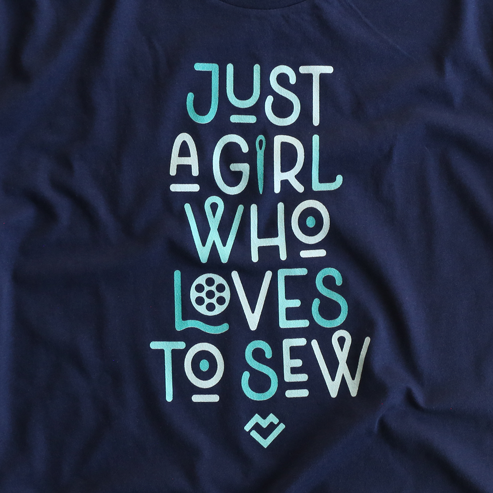 Just a Girl Who Loves to Sew - V-neck T-shirt (Navy)