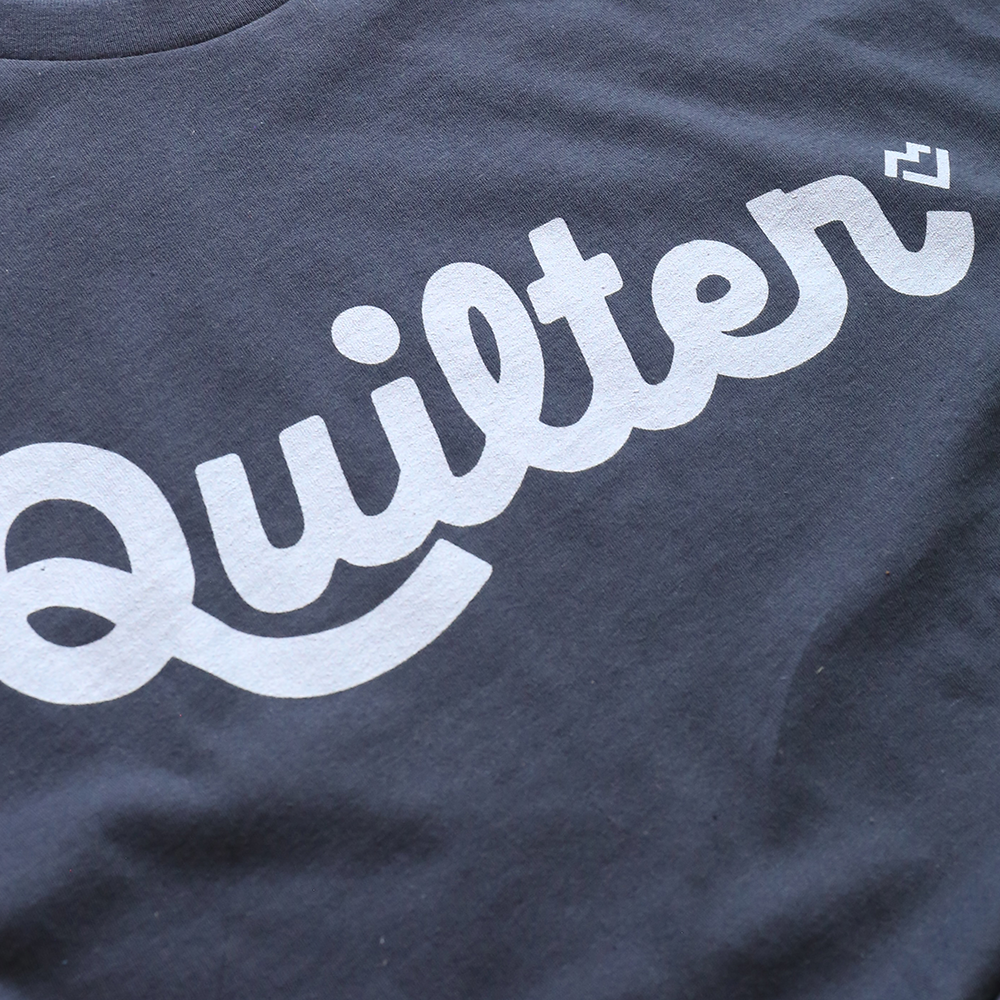 Quilter Script - T-shirt (Navy)