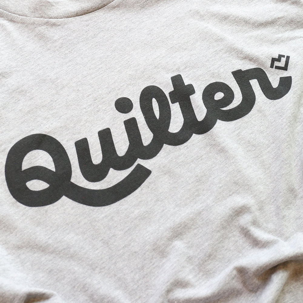 Quilter Script - V-neck T-shirt (Gray)