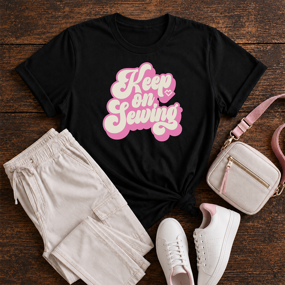 Keep on Sewing - T-shirt (Black)