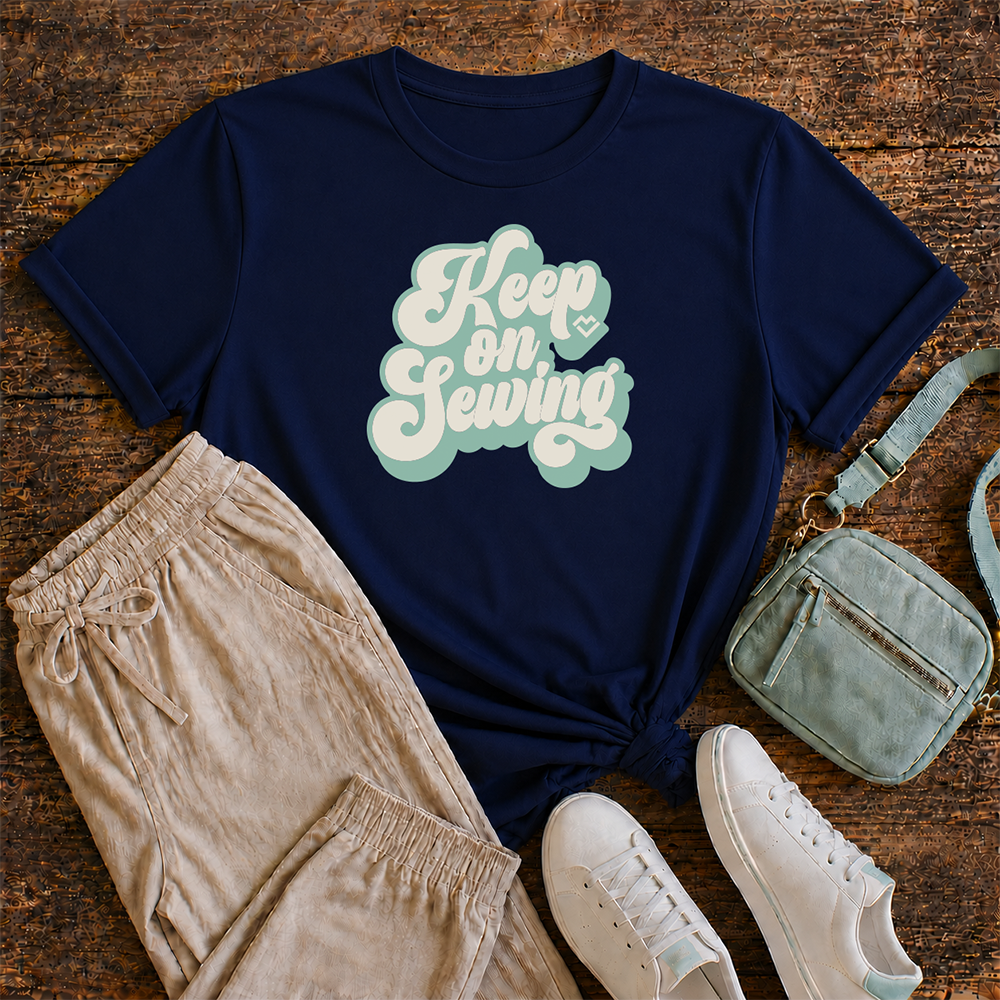 Keep on Sewing - T-shirt (Navy)