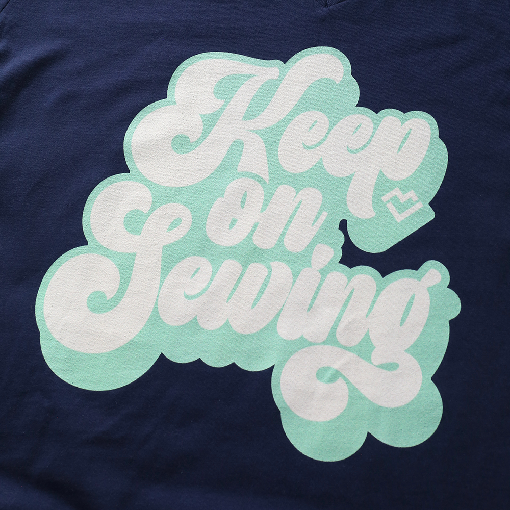 Keep on Sewing - T-shirt (Navy)