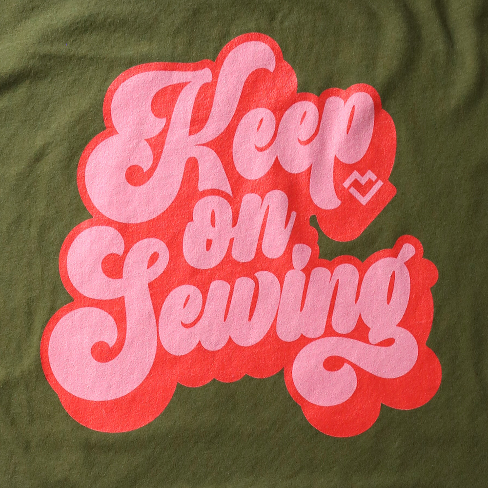 Keep on Sewing - T-shirt (Olive)