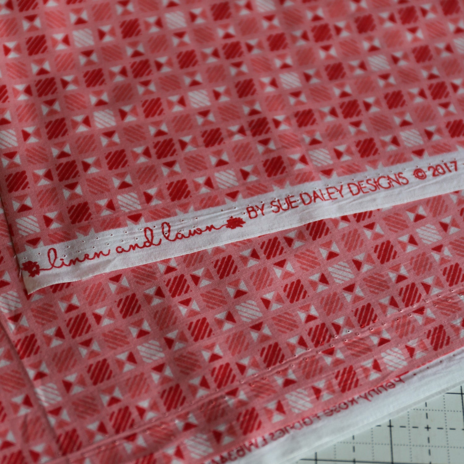 Linen & Lawn Geometry - 2 Yards