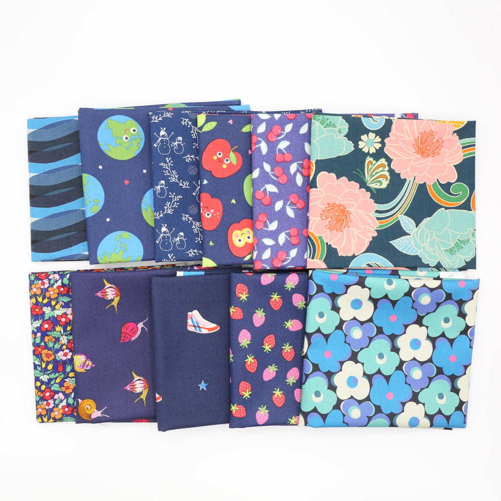 
            
                Load image into Gallery viewer, Navy Flowers - Fat Quarter Bundle
            
        