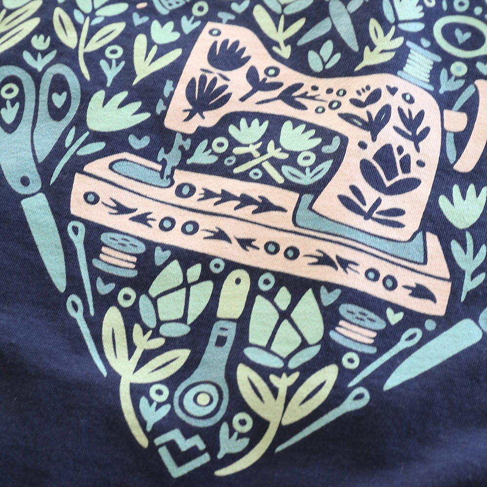 Sewing Heart - T-Shirt (Navy)
