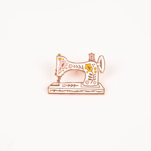 
            
                Load image into Gallery viewer, Vintage Sewing Machine - Enamel Pin - Maker Valley
            
        